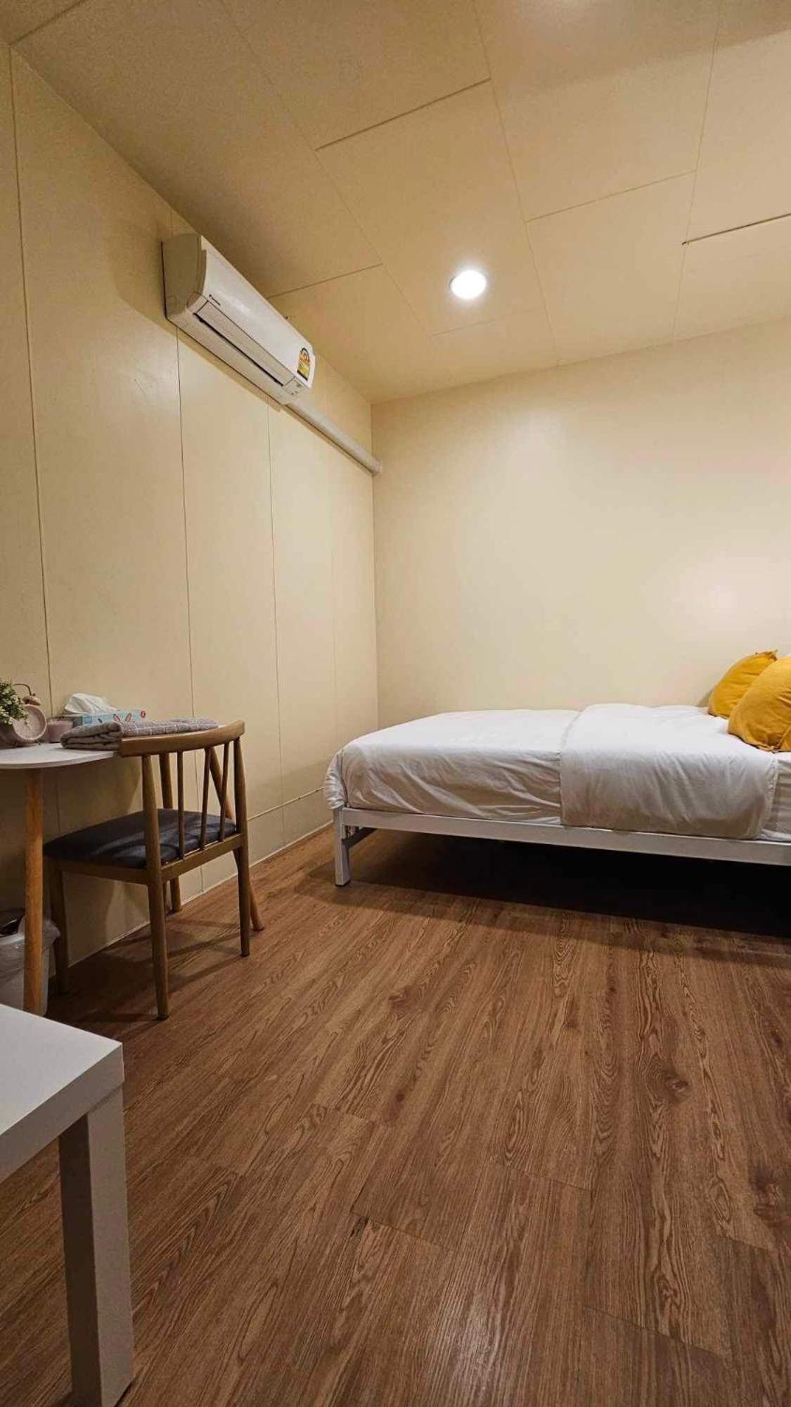 W District Guesthouse Bangkok Exterior photo